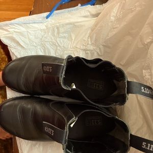 Size 11 men's black 511 company boot